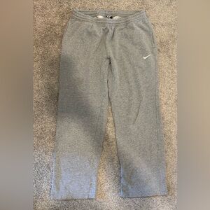 Nike Men’s Heather Gray Sweatpants